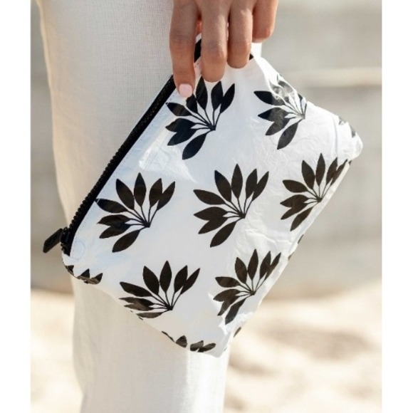 ALOHA Collection 2-pc Black Leaf Print Tote Bag & Pouch Set Mediterranean Muse - Picture 6 of 14